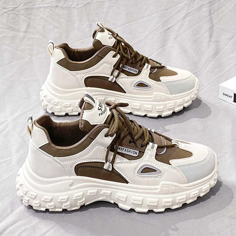 足が疲れにくく身長もアップ！底が厚いおすすめスニーカー5選