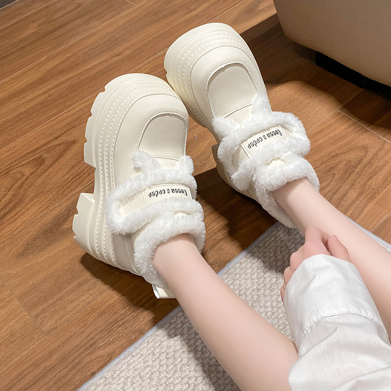 もこもこファー付き厚底スニーカー