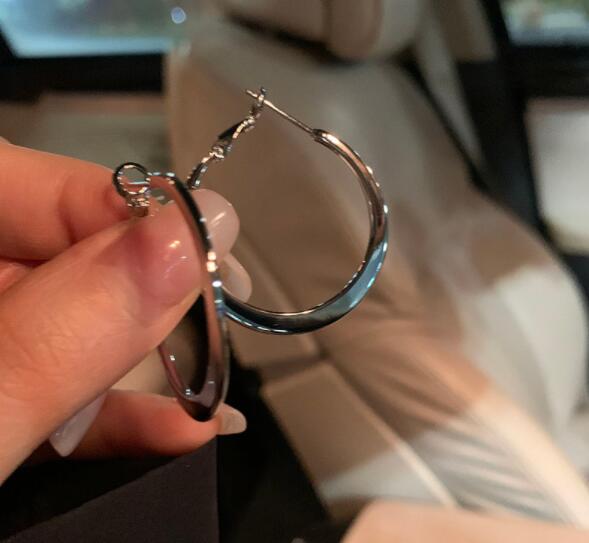 韓国ファッション 韓国流行シンプル大ぶりフープピアス