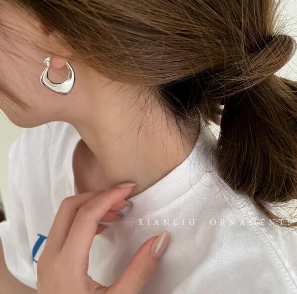 韓国ファッション 韓国風おしゃれ不規則フープピアス