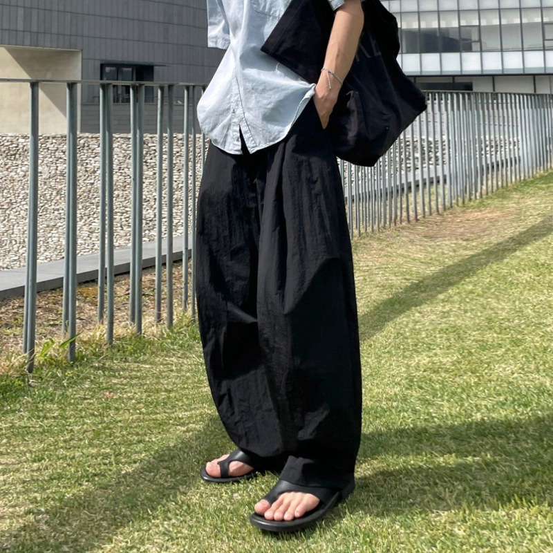 韓国ファッション 光沢バルーンワイドパンツ