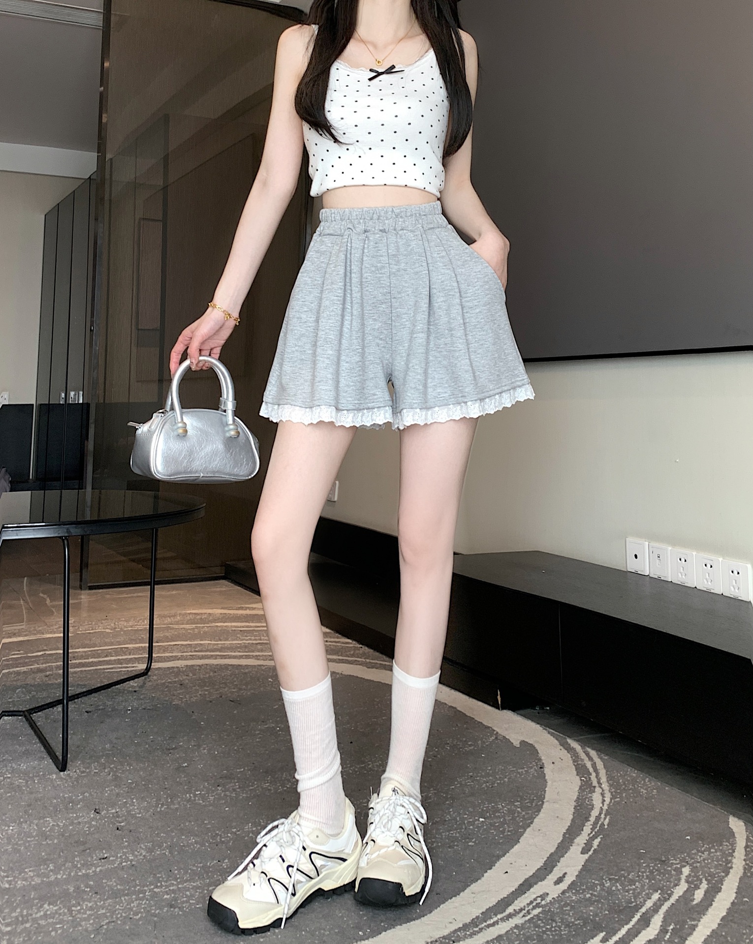 韓国ファッション レース縁取りフレアショートパンツ