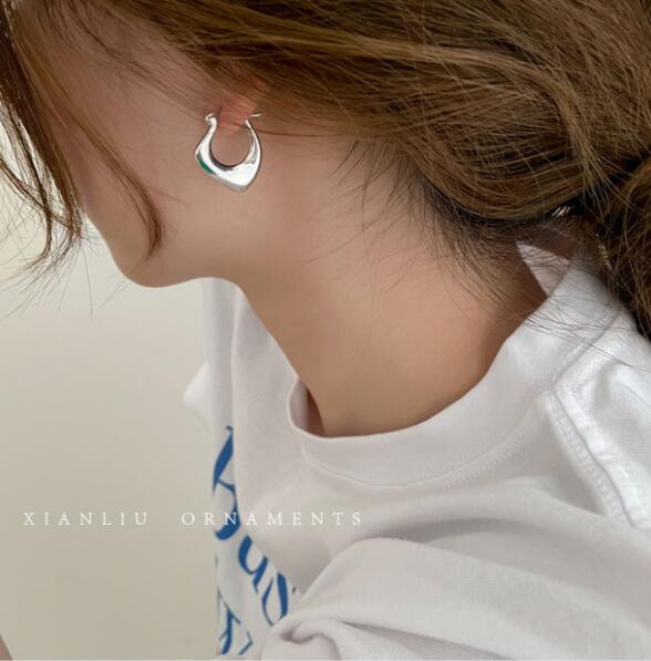 韓国ファッション 韓国風おしゃれ不規則フープピアス