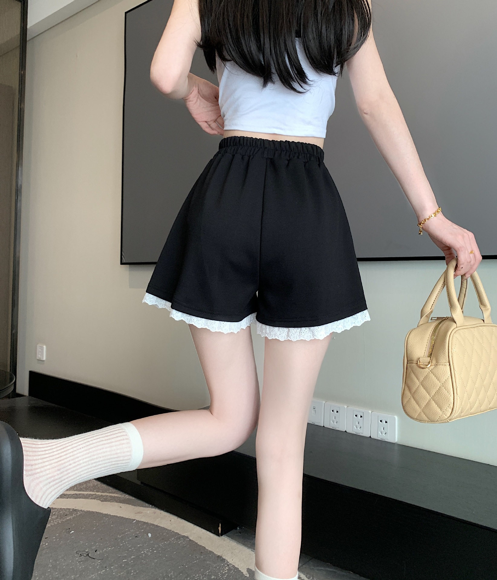 韓国ファッション レース縁取りフレアショートパンツ