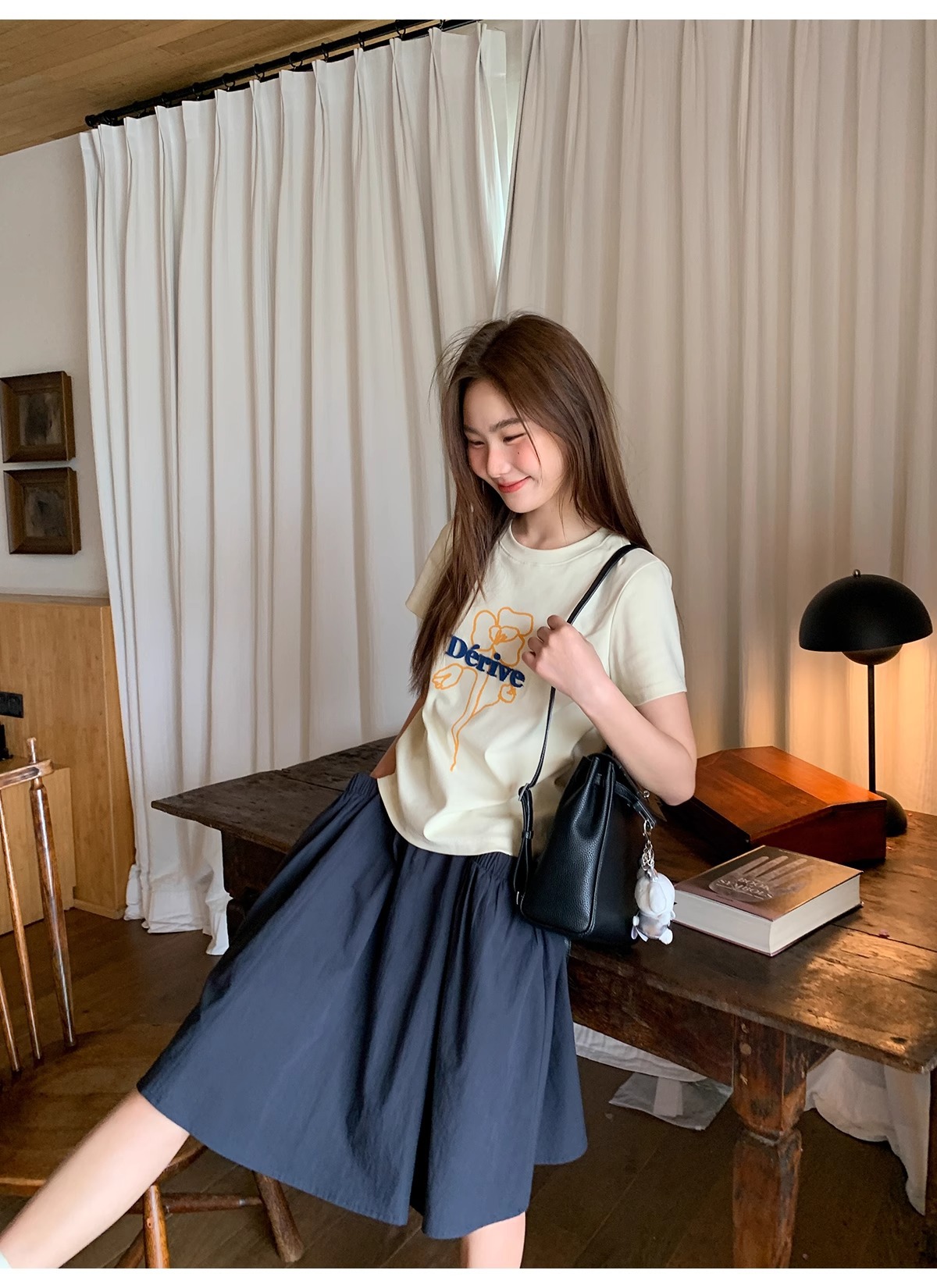 韓国ファッション お花モチーフ ゆるプリント半袖Ｔシャツ