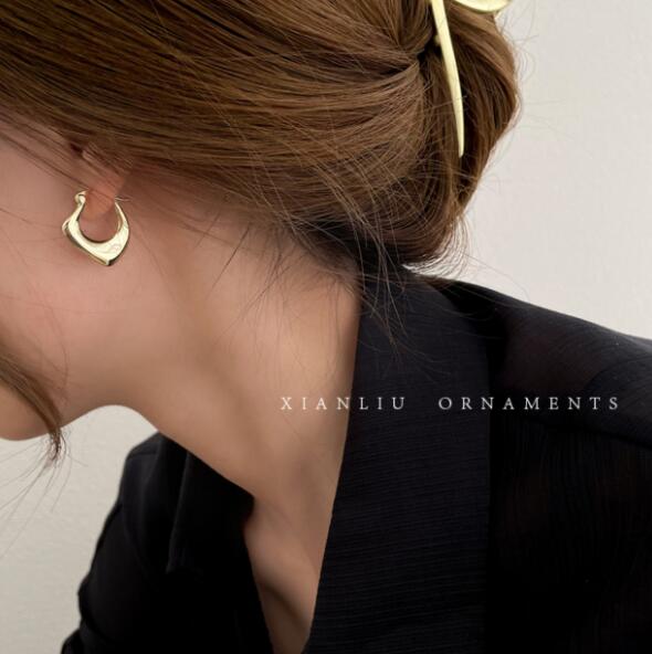 韓国ファッション 韓国風おしゃれ不規則フープピアス