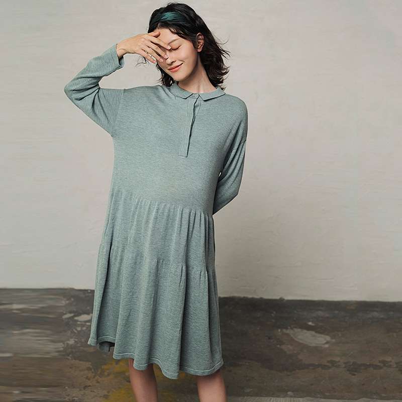 ふんわりシルエットのシャツワンピース