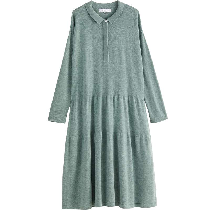 ふんわりシルエットのシャツワンピース