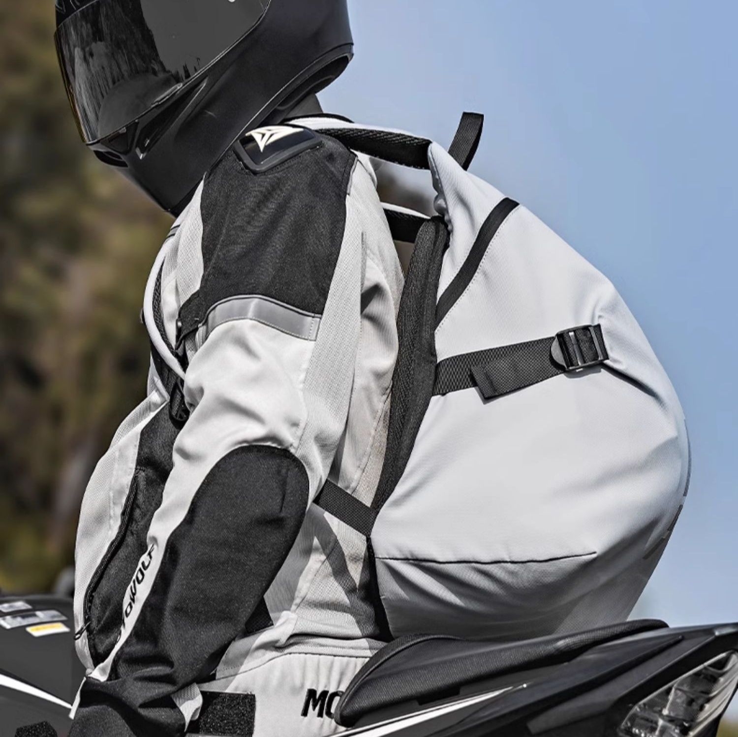 防水リュック ツーリング完全防水ヘルメット収納リュック