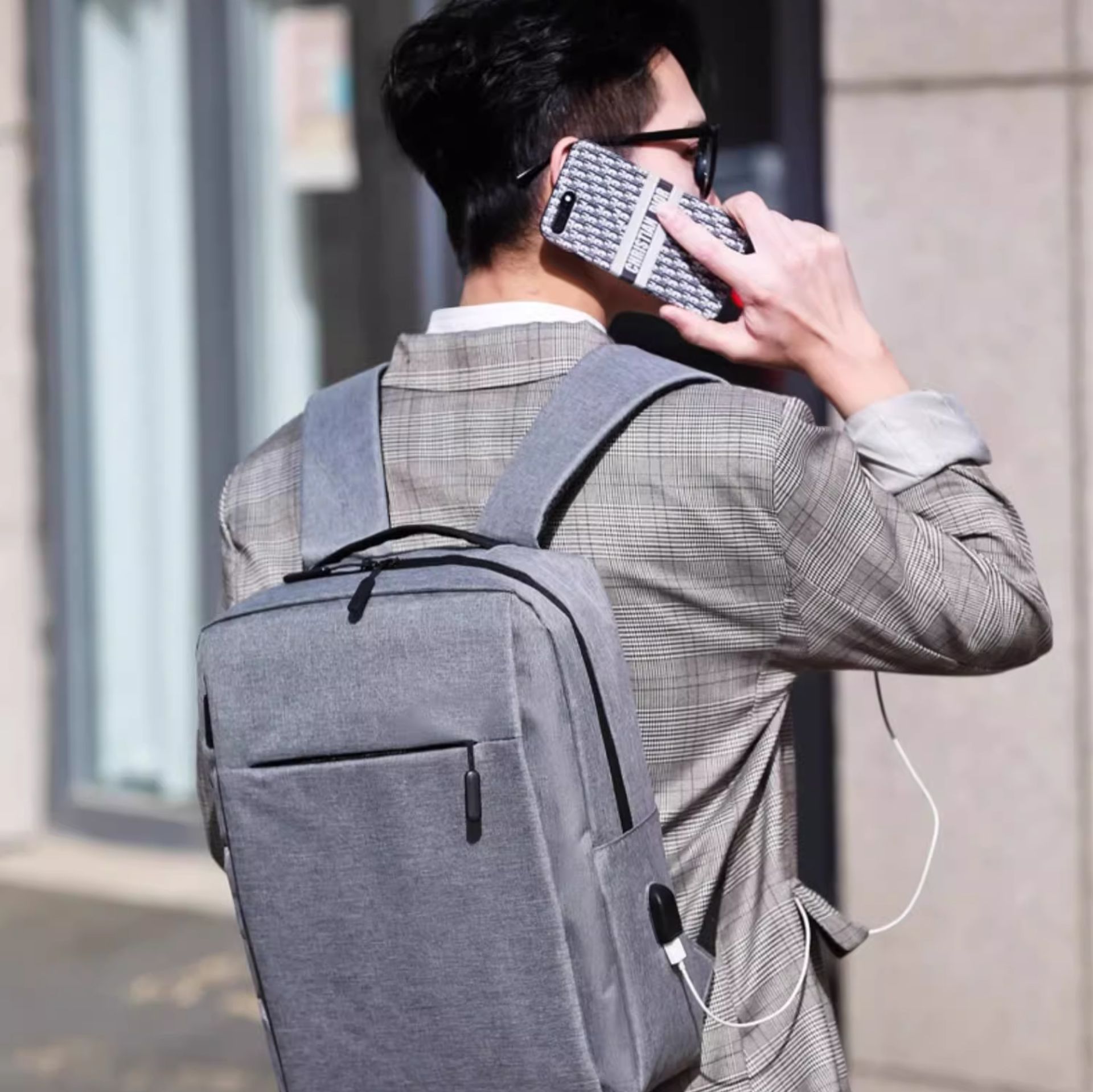 防水リュック 都会の守護者 スマート防水リュック