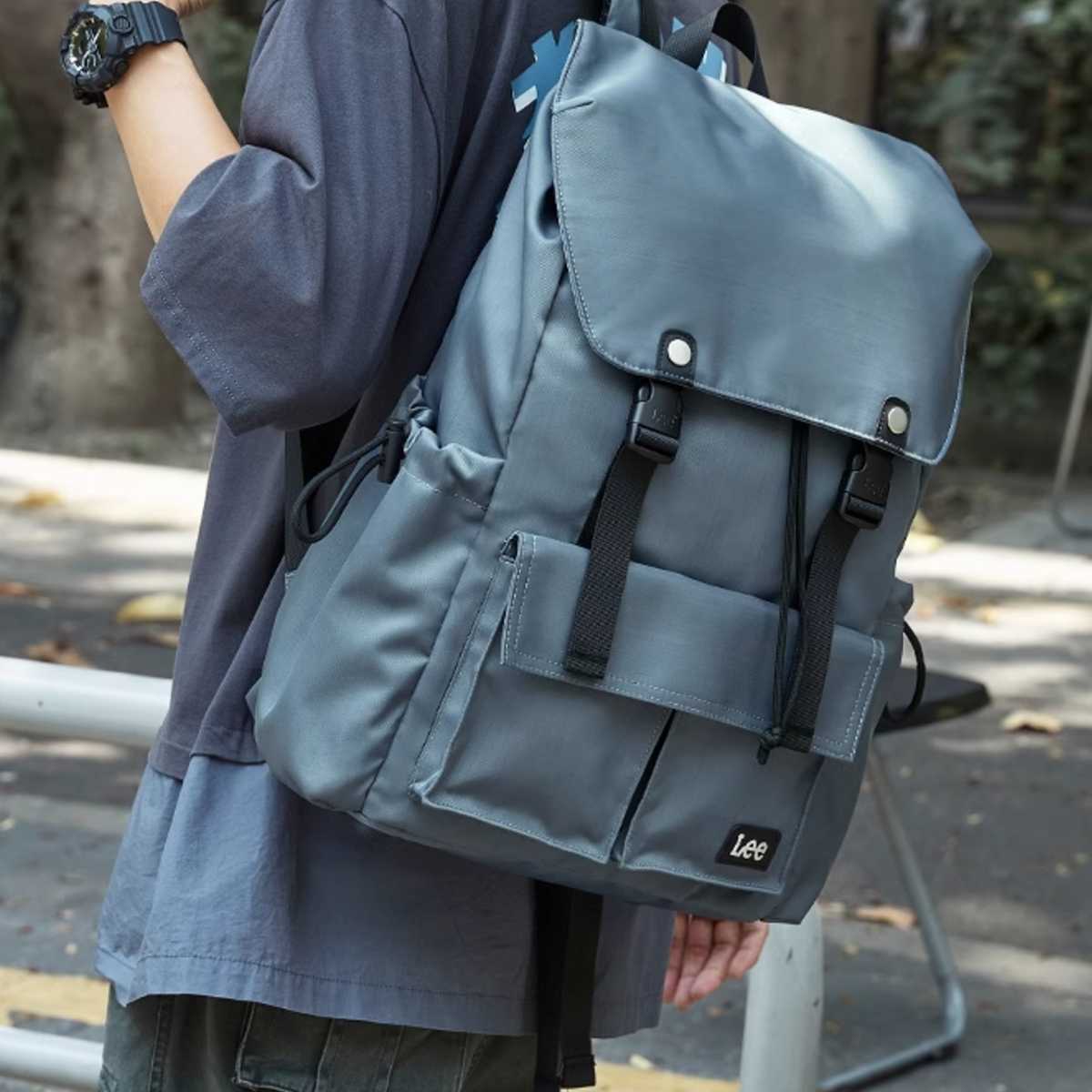 大学生男子におすすめ！雨に強い防水リュック5選