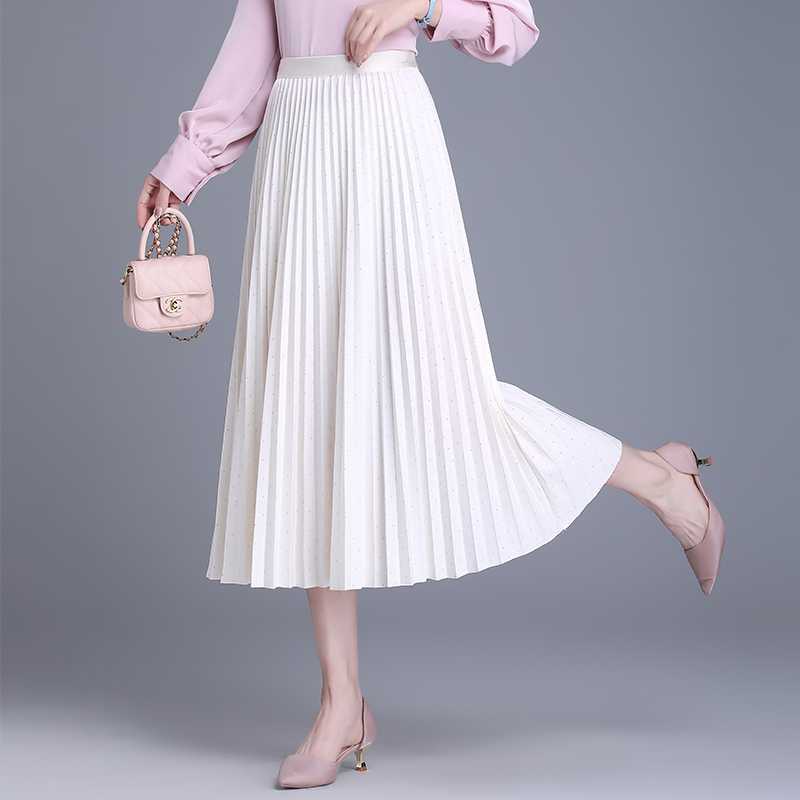 きれいめからカジュアルまで着回し抜群！白いプリーツスカートおすすめ5選