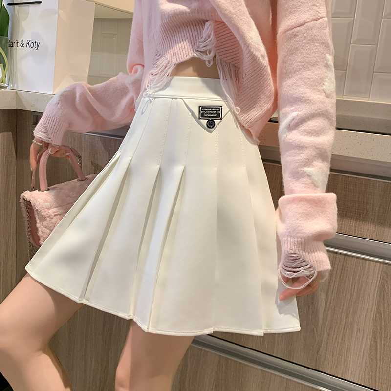 白ミニスカで自信あふれる最強のスタイルを作る！おすすめミニスカ5選