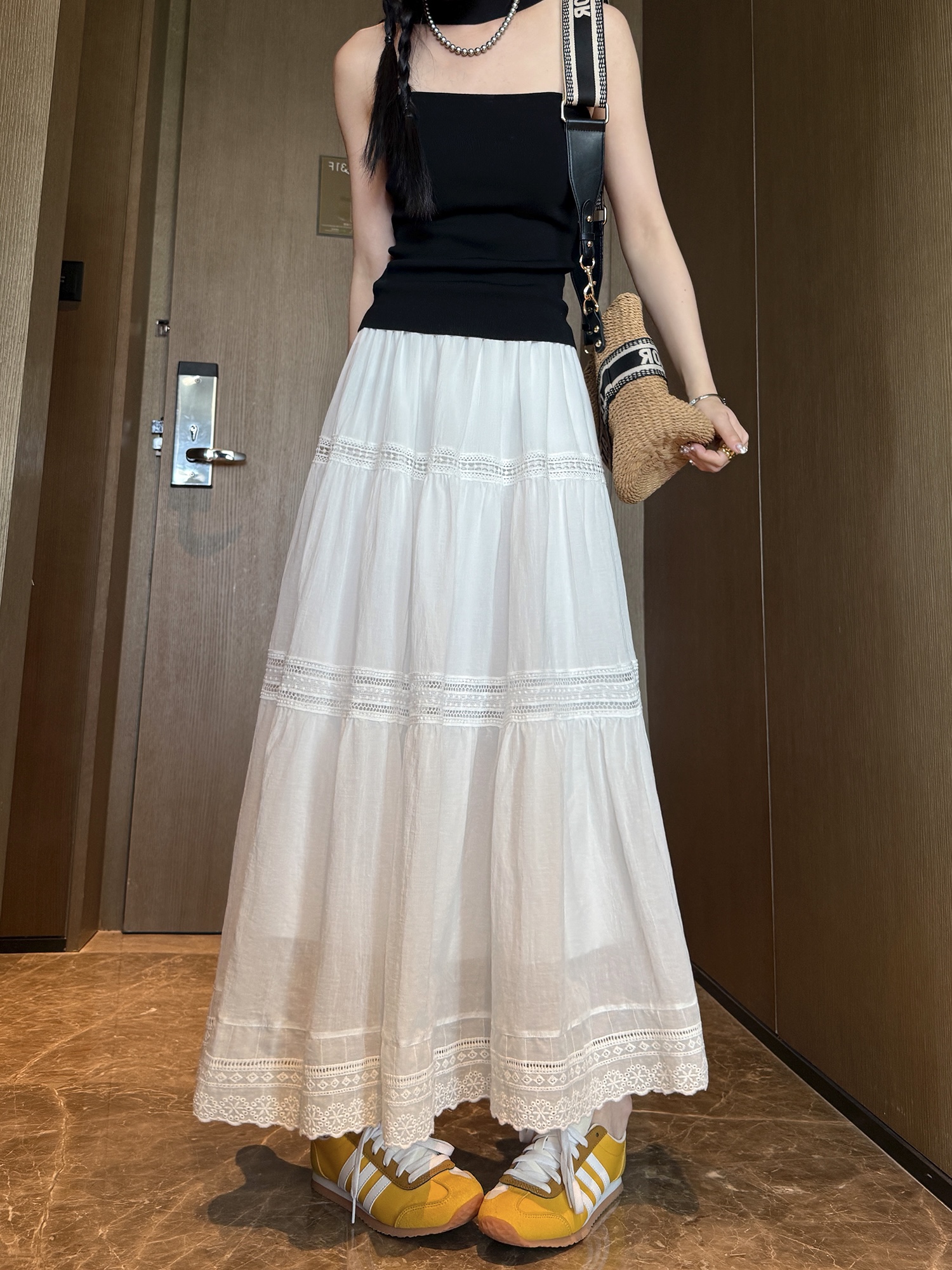 白スカート 花レース段重ねマキシフレア