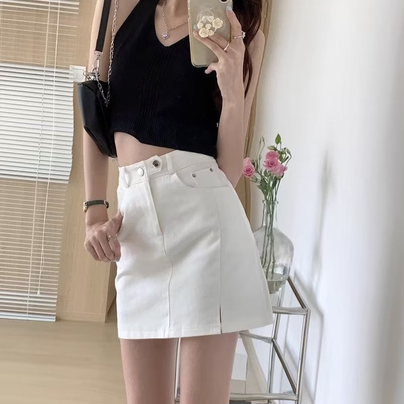 白スカート すっきりシルエット台形スカート