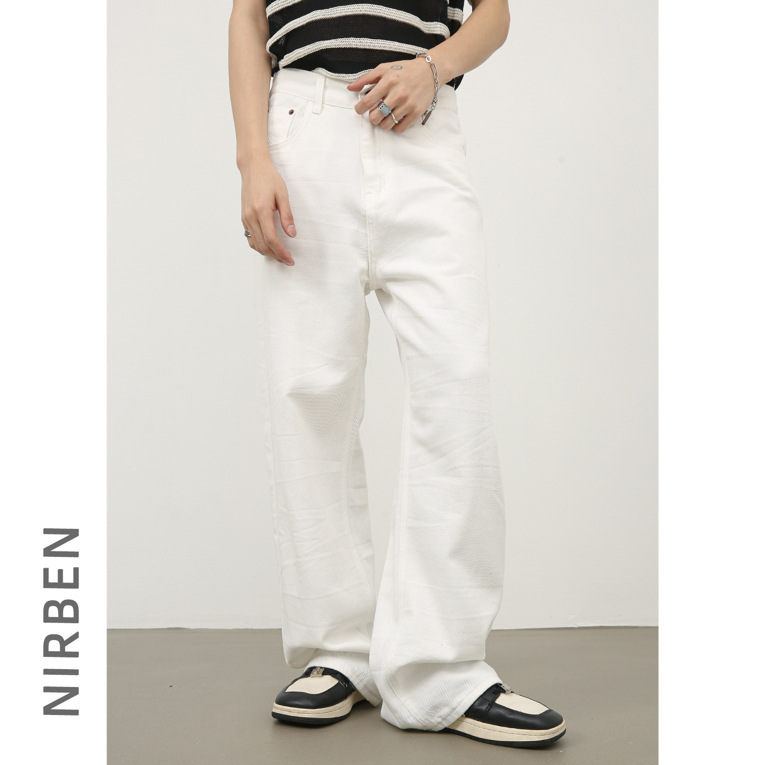 https://fulmo-img-server.com/shiropanstore/017c07a2-0e67-41b8-8529-5074b7c834eb.jpg