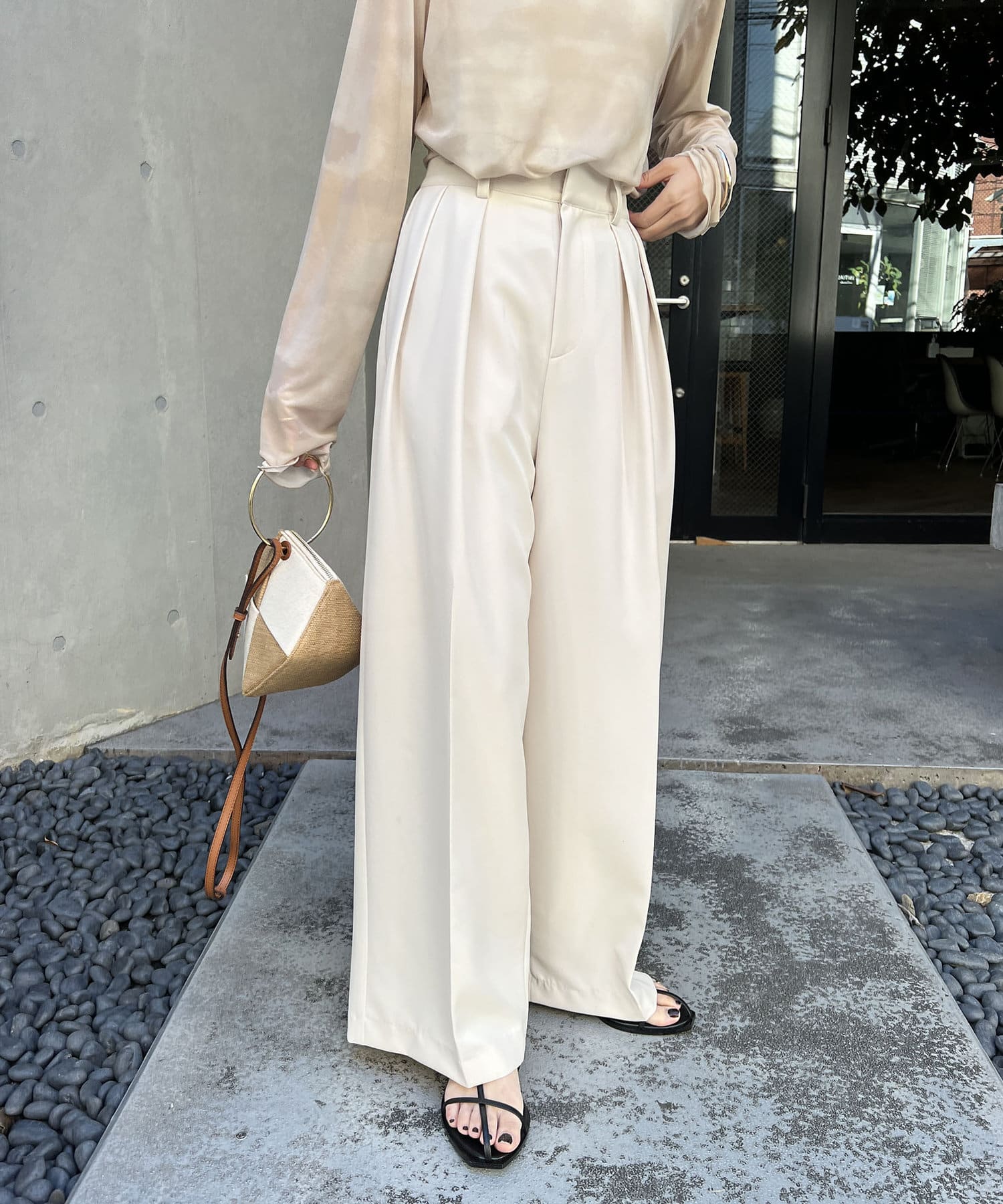 白パンツ 優雅なドレープワイドパンツ