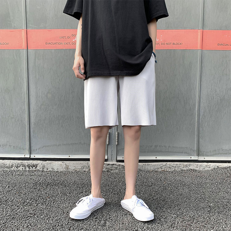 縦縞白パンツ ゆったりワイドショーツ 男性用カジュアル短パン