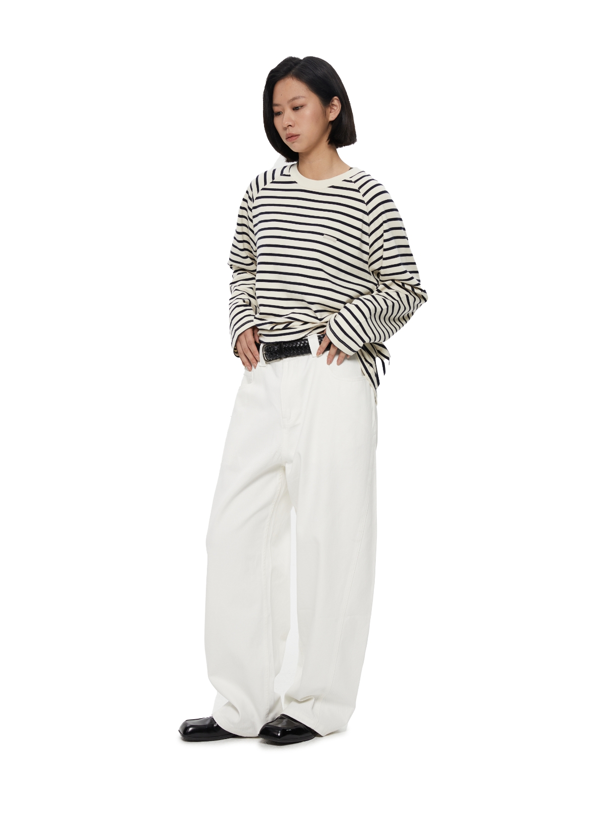 白パンツ ゆったりシルエットワイドカーゴパンツ