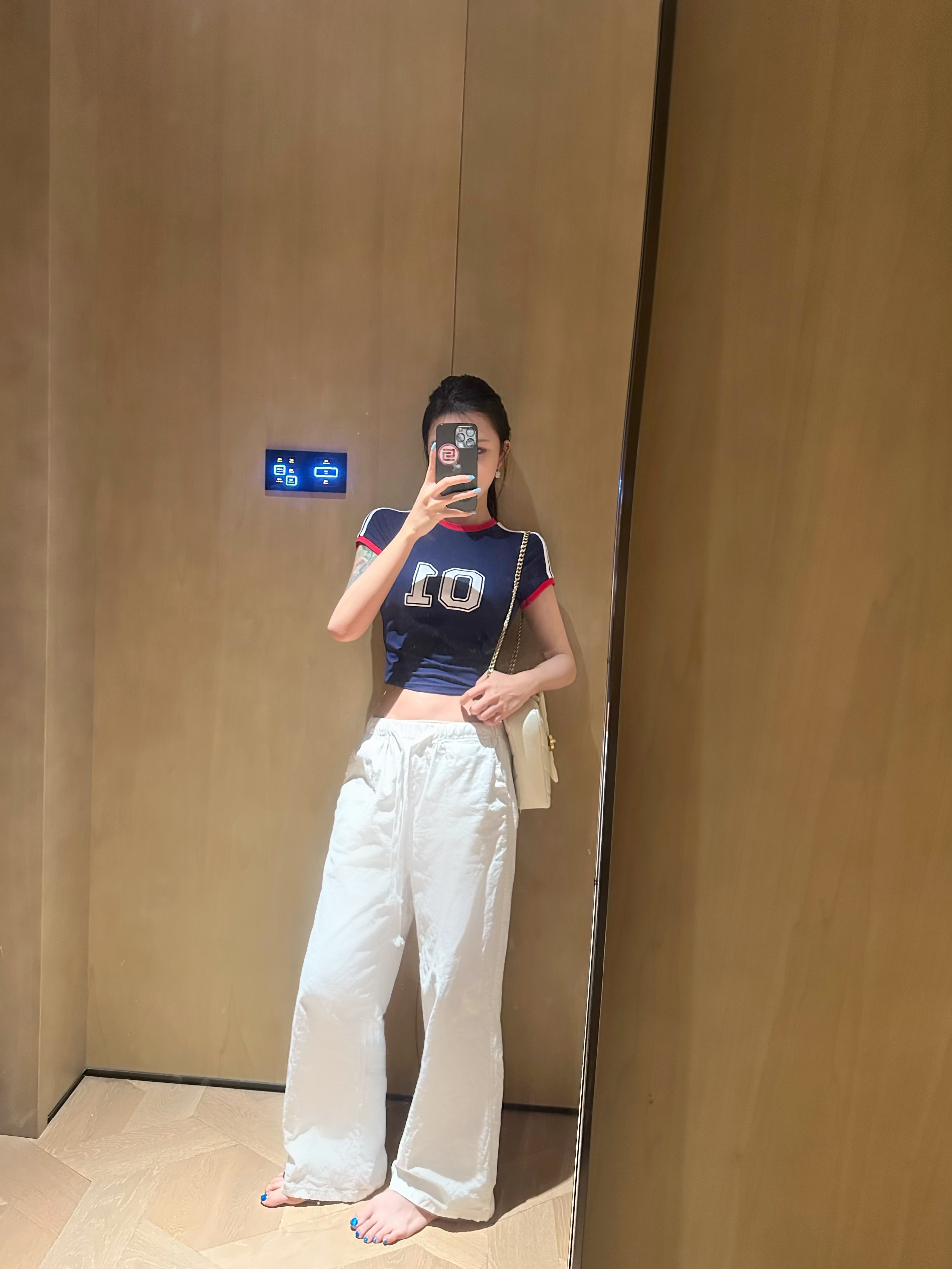 白パンツ リラックスデザイン パレス ワイドパンツ