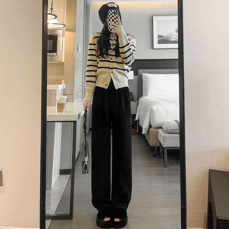 白パンツ リブニットゆったりワイドパンツ