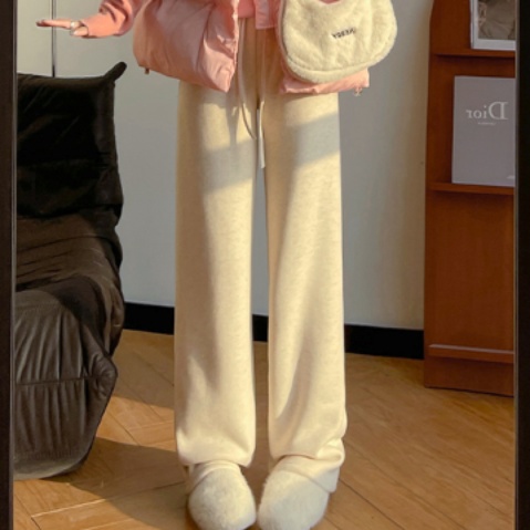 白パンツ ふんわり美シルエット裾広がりパンツ