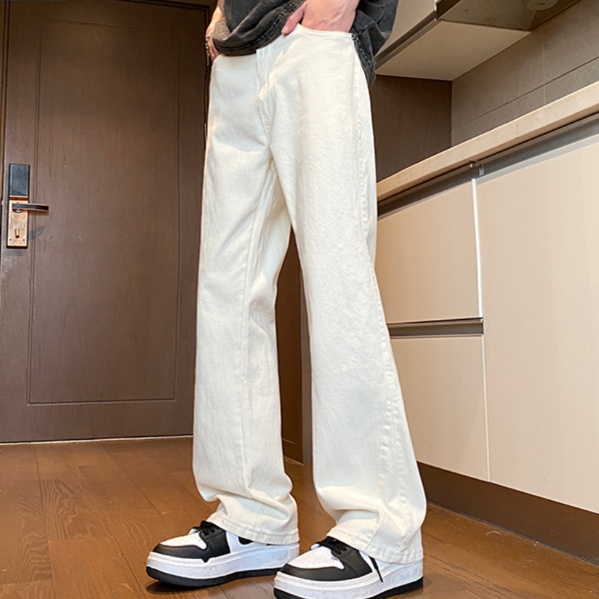 白パンツ ゆったりシルエットストレートデニム