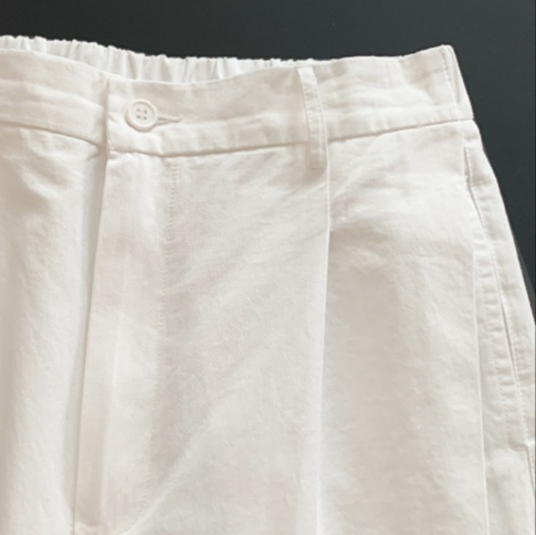 白パンツ 伸縮性抜群 上品ストレートパンツ
