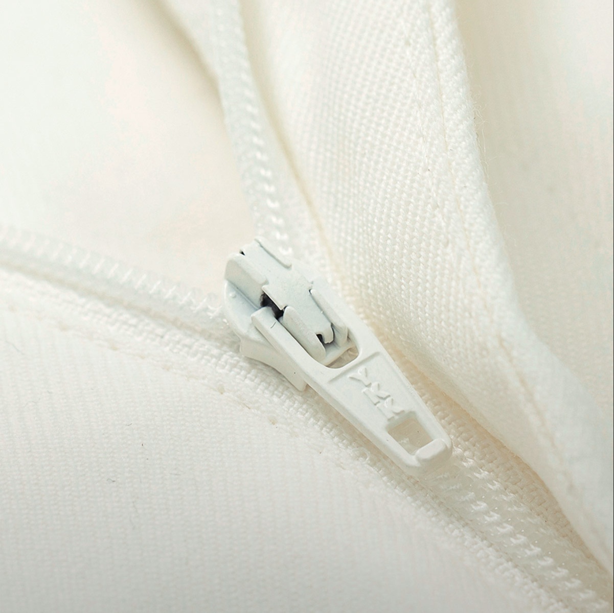 https://fulmo-img-server.com/shiropanstore/1741570772497_64h17ye2_f0pw19zj.jpeg