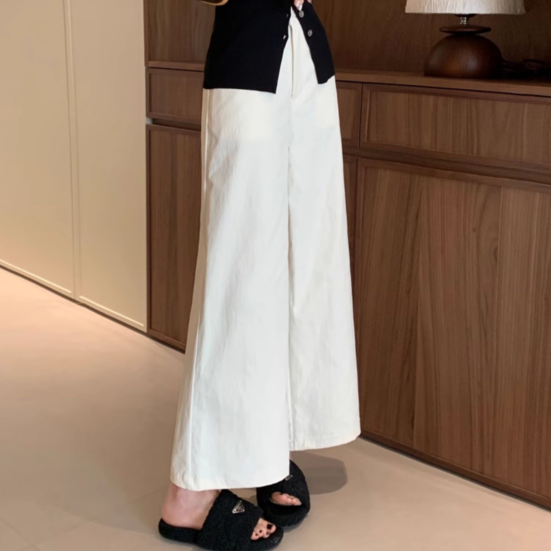 白パンツ すっきり見せフレアワイドパンツ