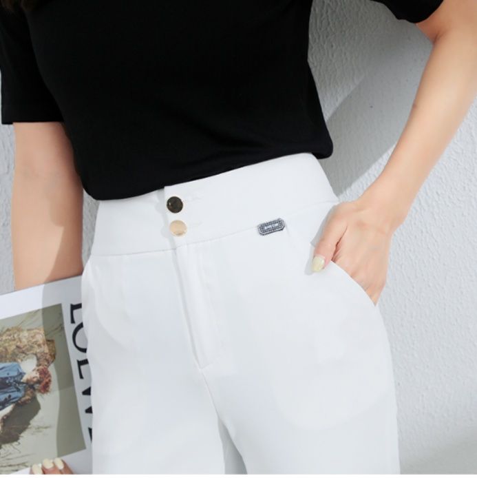 白パンツ 上品な美脚フレアパンツ