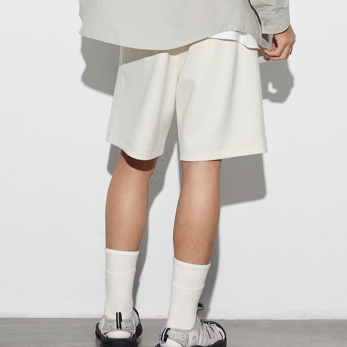 白パンツ 快適シルエット ポケット活用ハーフパンツ