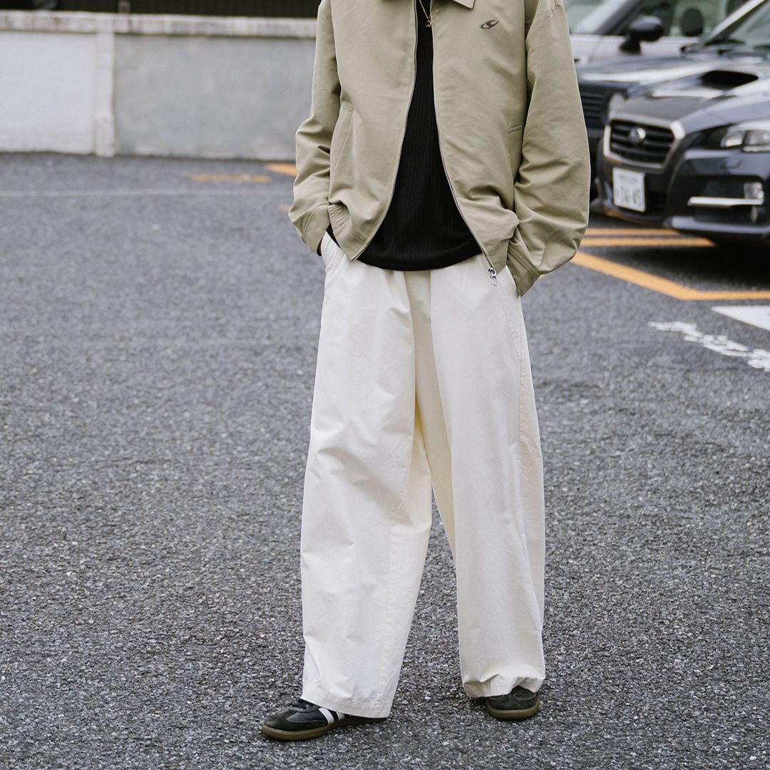 白パンツ ゆったりリラックスワイドパンツ