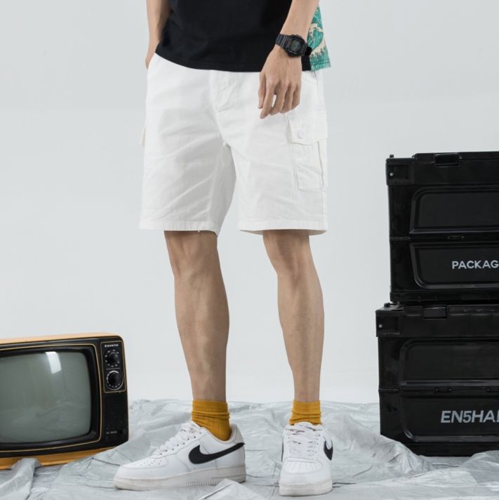 白パンツ 夏の快適ハーフカーゴパンツ