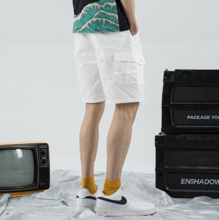 白パンツ 夏の快適ハーフカーゴパンツ
