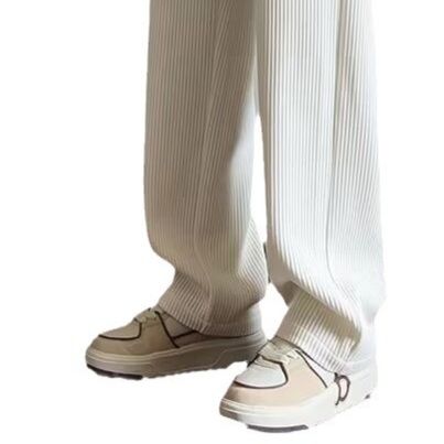 白パンツ プリーツ風合いストレートパンツ