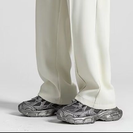白パンツ なめらか落ち感ストレートパンツ