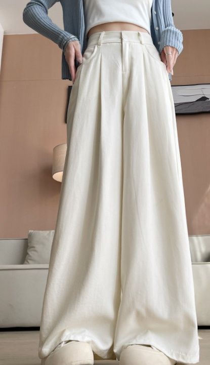 白パンツ 優雅なタックフレアパンツ