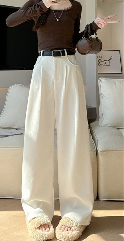 白パンツ なめらかコーデュロイワイドパンツ