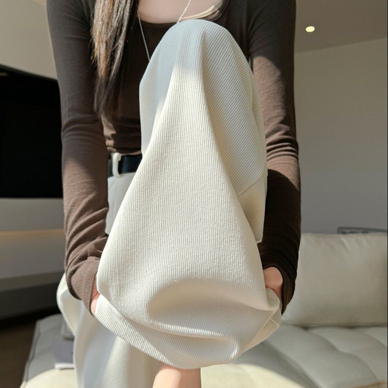 白パンツ なめらかコーデュロイワイドパンツ