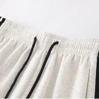 白パンツ 三本線ゆったりスウェットパンツ