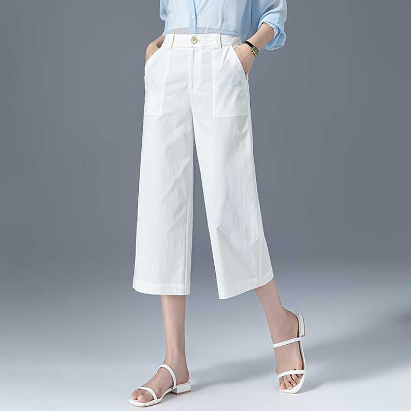 着るだけで女性らしい！白サロペットパンツで作る春の好印象コーデおすすめ5選