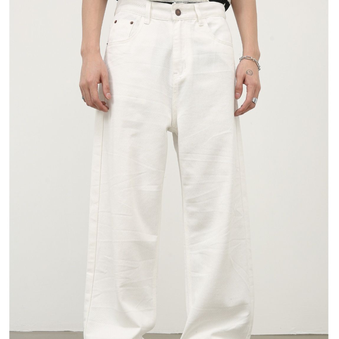 白パンツ 丈長ゆったりデニムパンツ