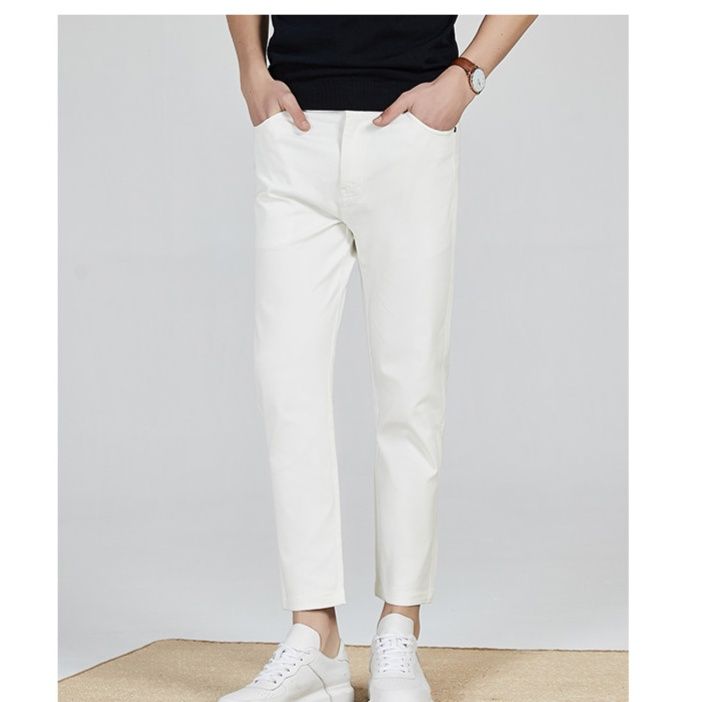 白パンツ 清潔感抜群のシンプルストレートパンツ