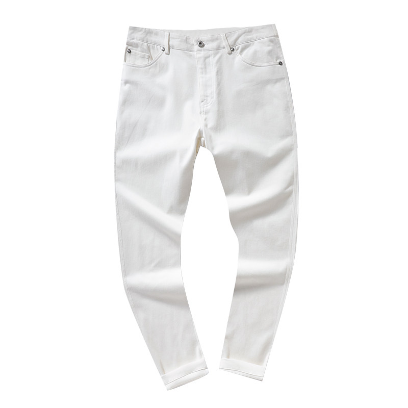 白パンツ 清潔感抜群のシンプルストレートパンツ