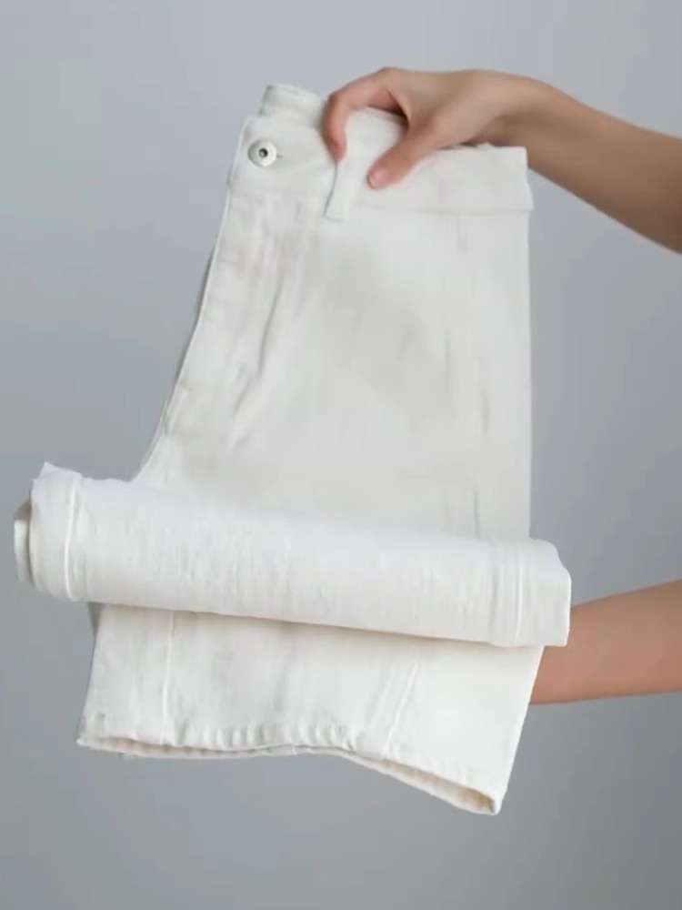 白パンツ 四十代女性向け上品な白色ゆったりパンツ