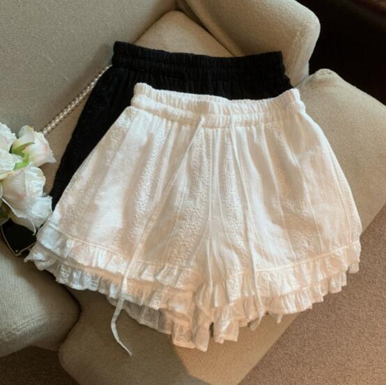 白パンツ レース裾フリル付き白ショートパンツ