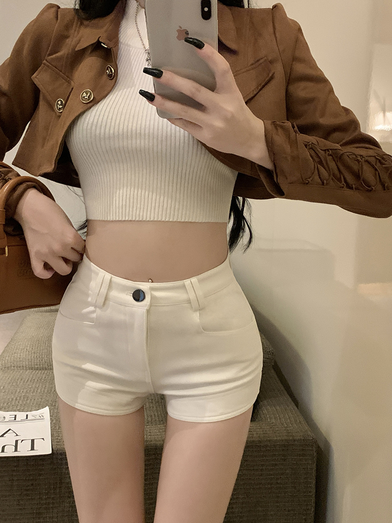 白パンツ ベルト付きホットパンツ