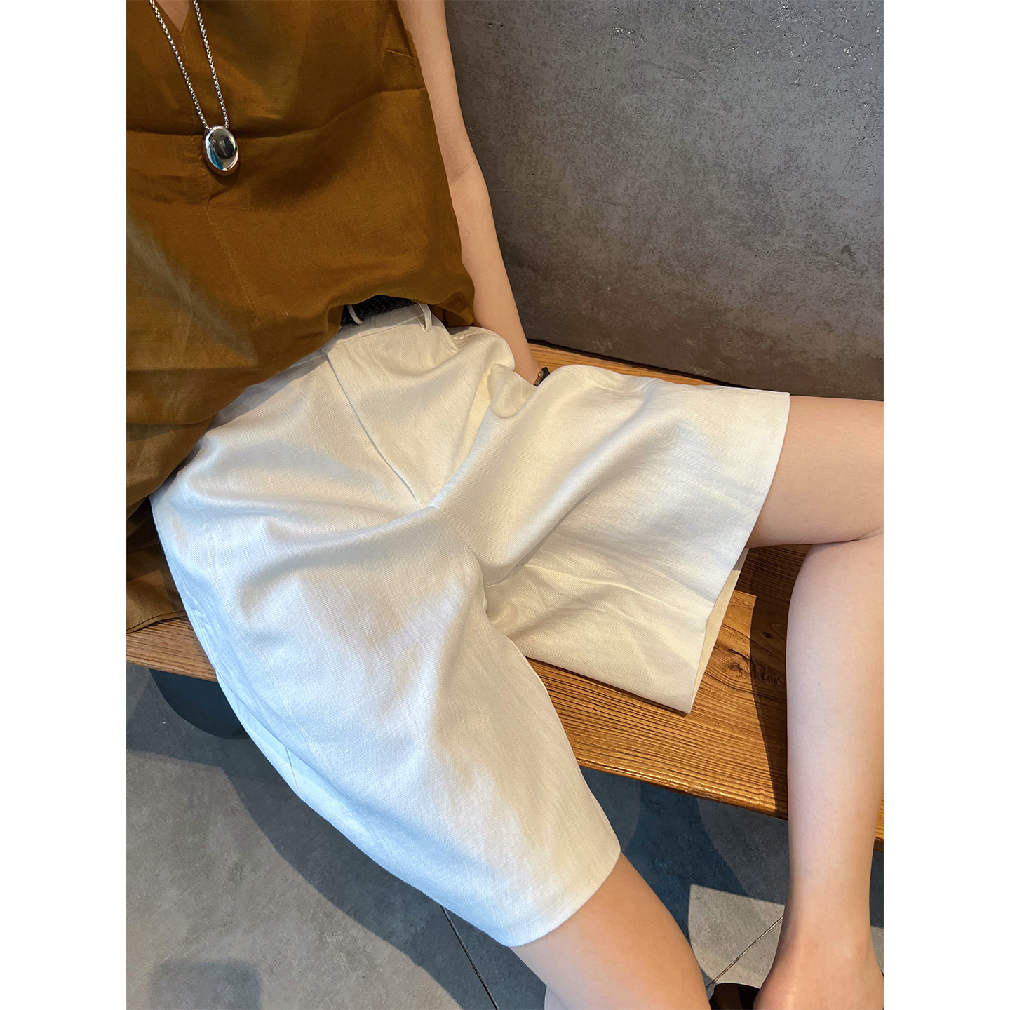 白パンツ 涼感リネン風ハーフ丈ゆったりショートパンツ