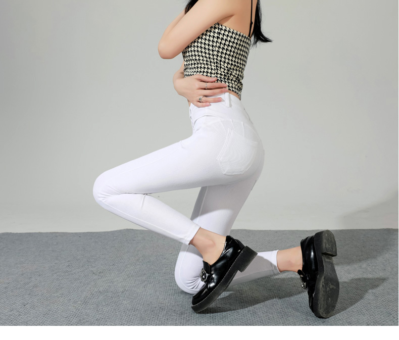 白パンツ すっきり美脚シルエットパンツ